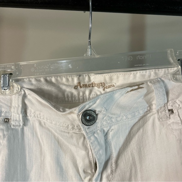 Amethyst Jeans White Cropped Denim - Picture 7 of 8